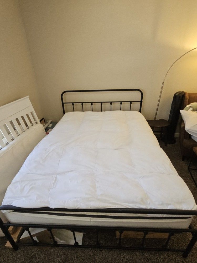 Queen Bed (Frame & Mattress)