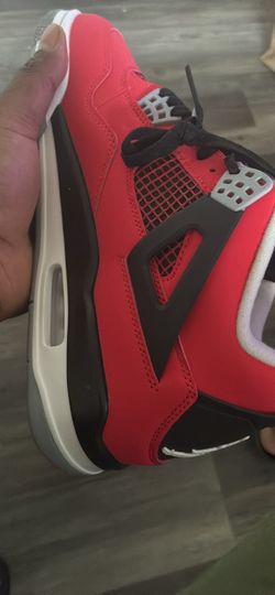 Jordan 4s
