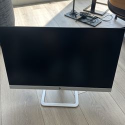 HP Monitor (Excellent Condition)