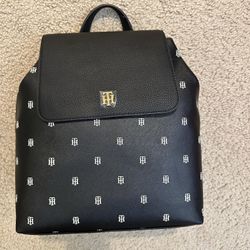 Tommy Hilfiger Women’s Flap Backpack Black Logo (New)