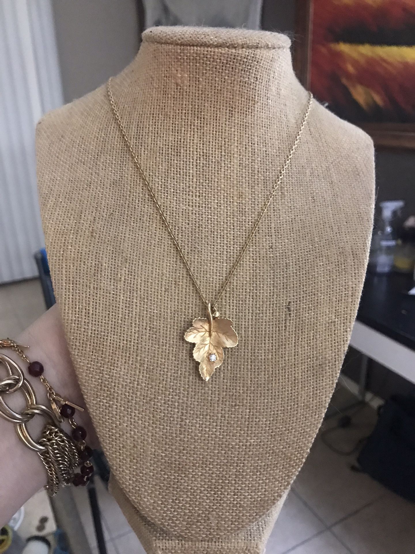 Gold Leif Pendant and Necklace 