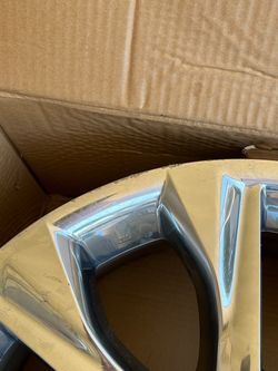 2020 Toyota Highlander Limited Rim 20 x 8