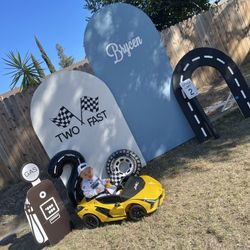 2 Fast Birthday Themes 