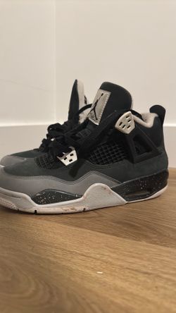Jordan four retros ( size 6 )