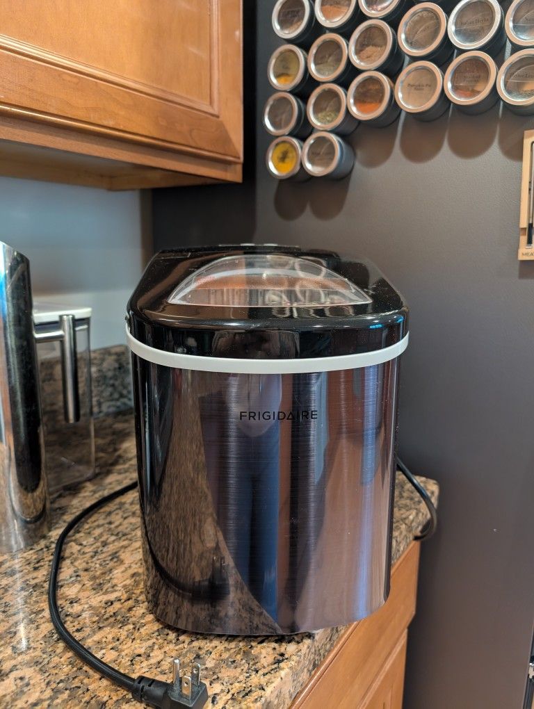 Countertop Ice Maker