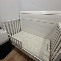 SleepOvation mattress + Crib