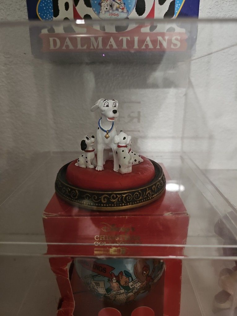 Disney 101 Dalmatians Statue Figurine Perdita Puppies Spots Dog Movie