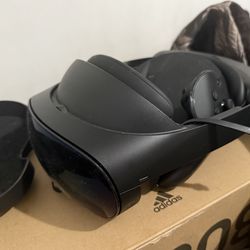 oculus quest pro  like new