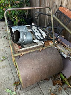 Landscaping level roller