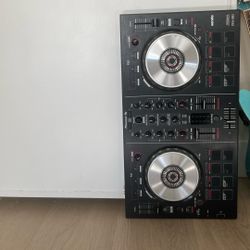 DJ CONTROLLER