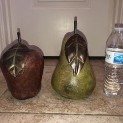 Elegant kitchen decor (apple/pear) $20