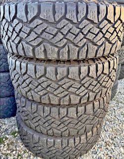 285 75 18 Goodyear tires Con 80% de Vida Las 4 🎃🎃