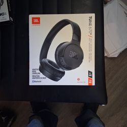 JBL Harmon Bluetooth Headphones 