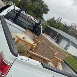 🔥 Universal Furniture 4-Piece Bedroom Set – Solid, Elegant, Dark Wood  🔥