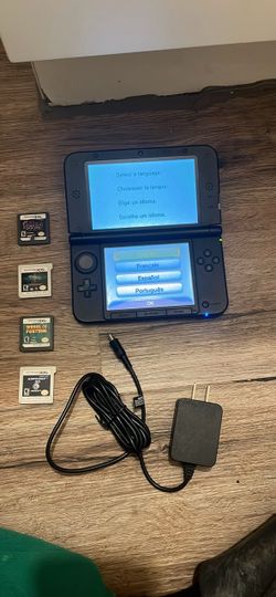 Nintendo 3DS XL with Games and Charger