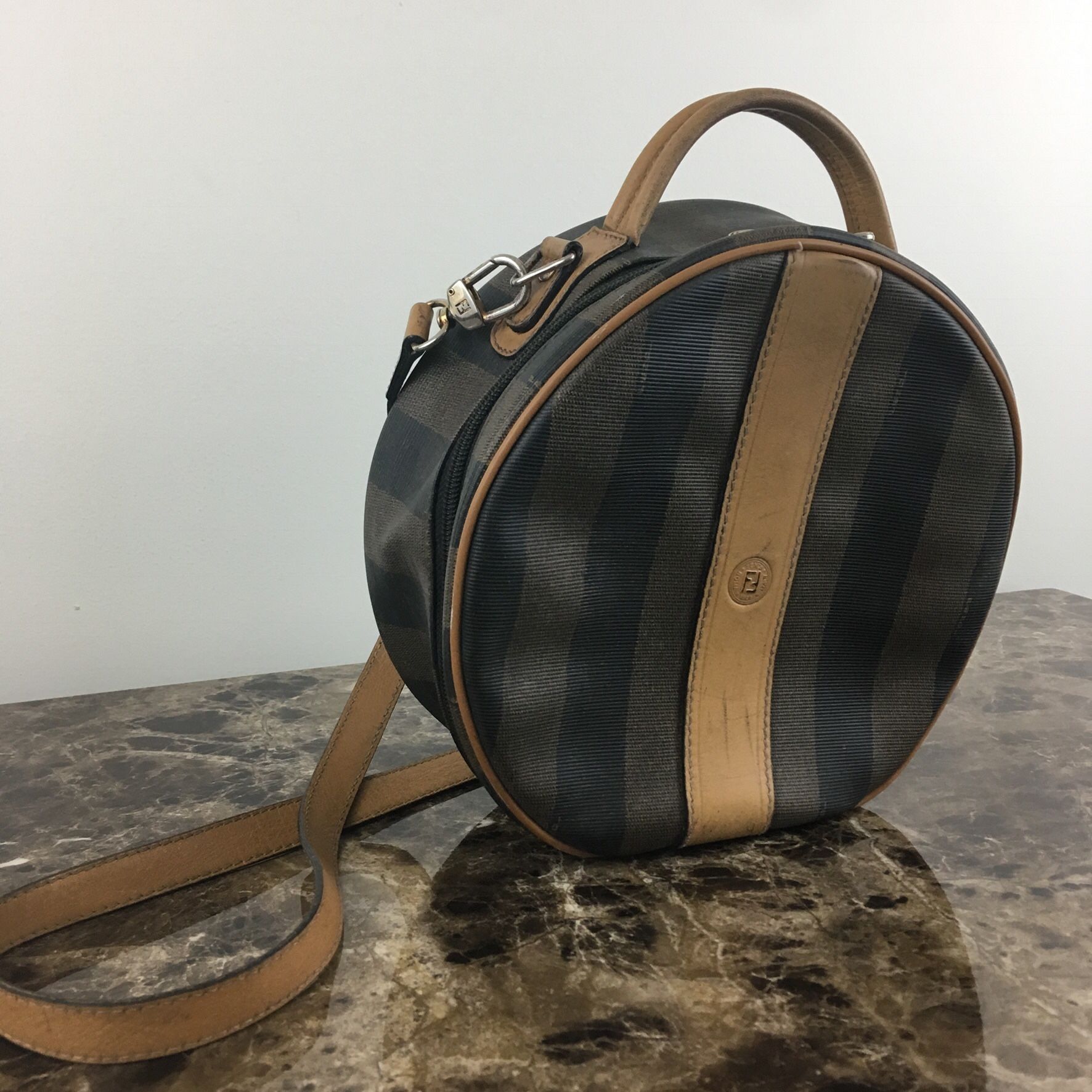 Vintage Fendi Circle Crossbody Bag ✨