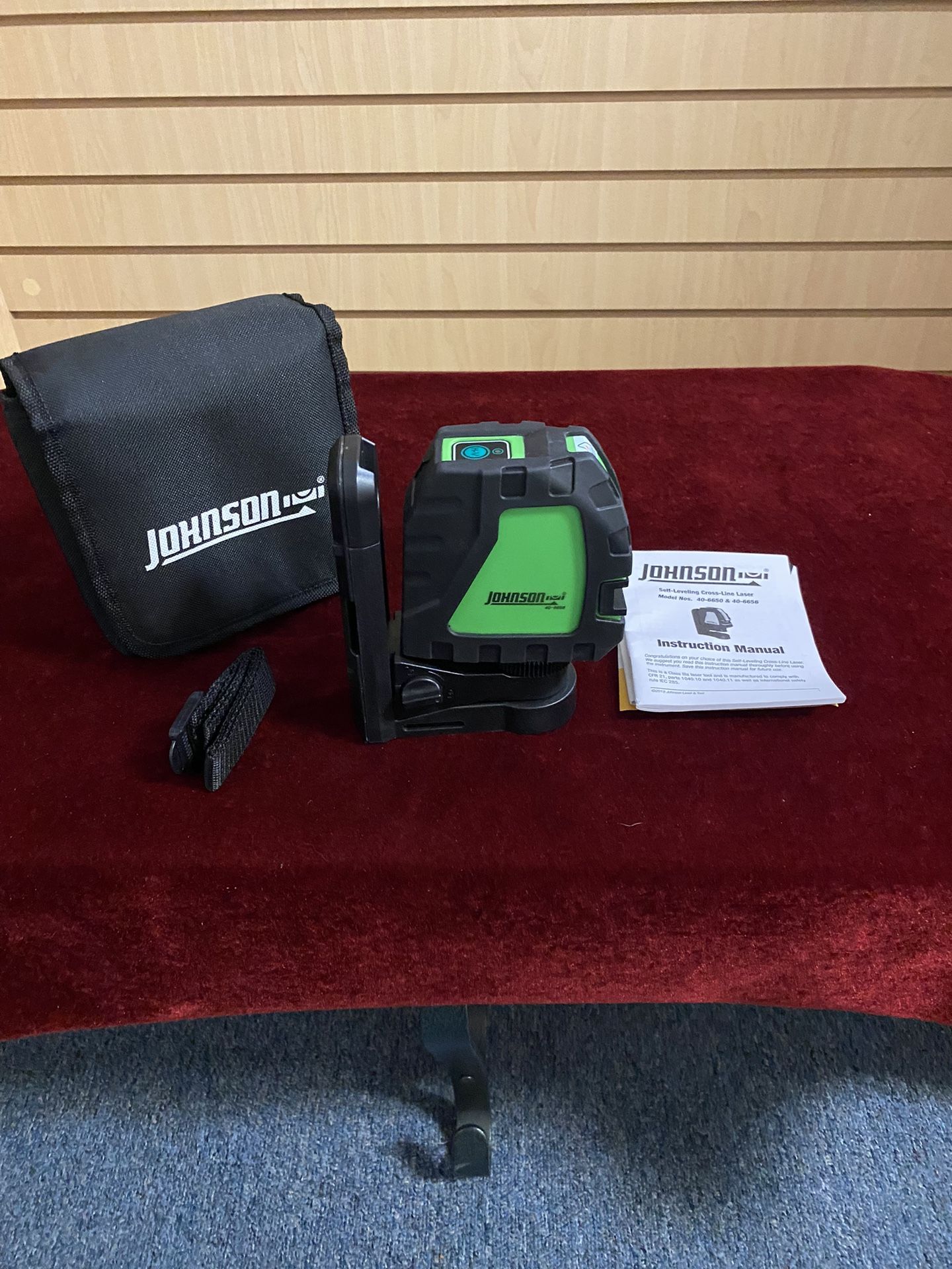 Johnson Cross Line Level Green Beam 40- 6656 With Case
