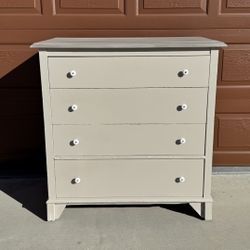 Vintage Distressed Ivory White Farmhouse Style Solid Wood 4 Drawer Dresser PRICE FIRM $300