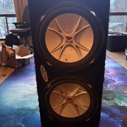 Dual 12” Kicker Subwoofer Box – Kicker CompVR 