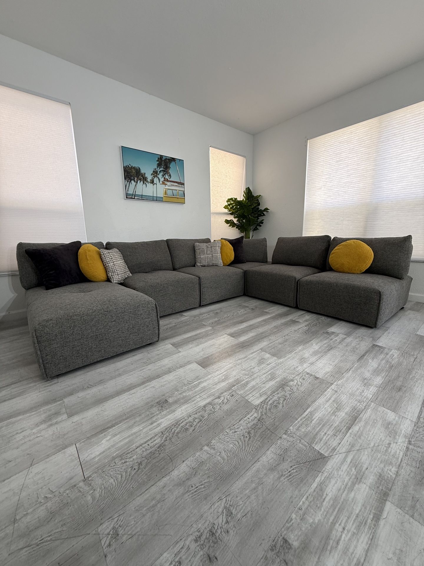 Modular Sectional Couch – Dark Grey | Rooms To Go
