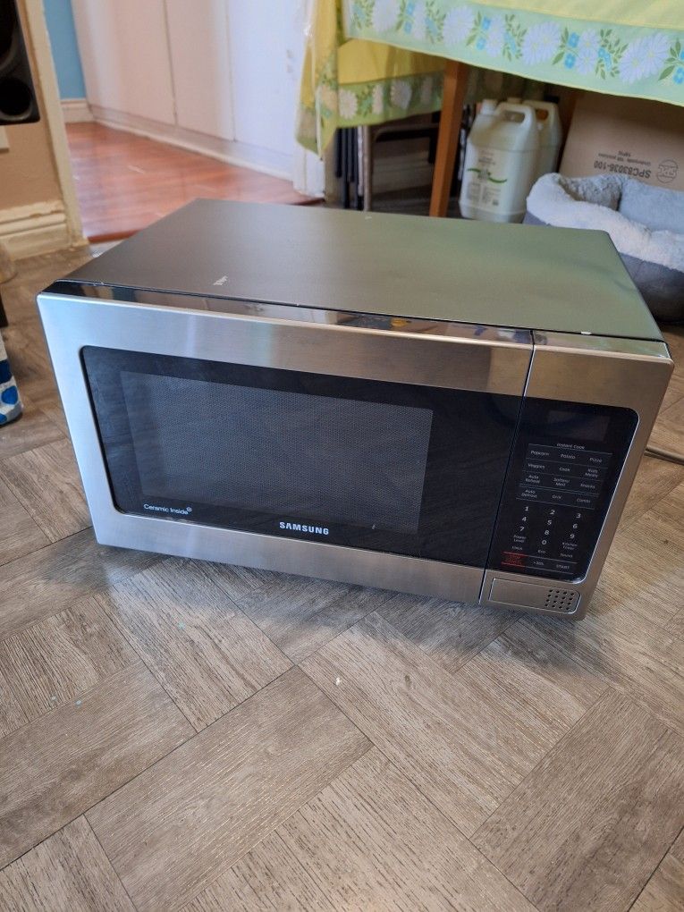 Samsung Microwave. Great Condition