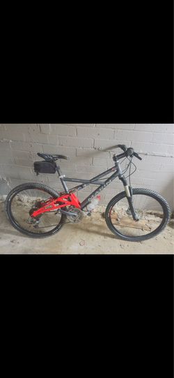 vintage 1999 Marin Mount Vision Pro full-suspension mountain bike.