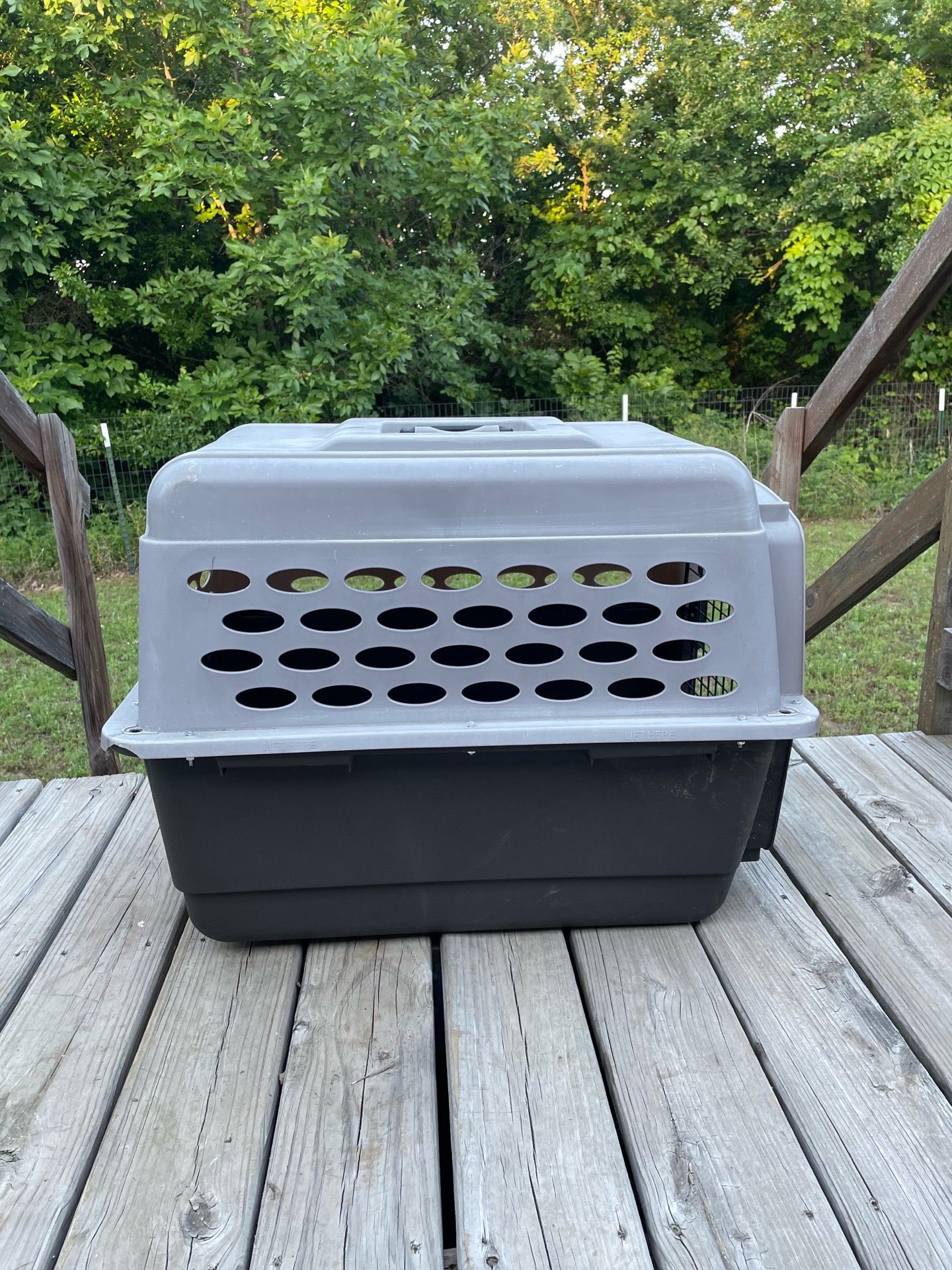 Pet crate size 2820