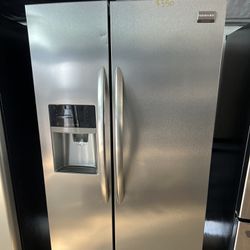 Frigidaire Side/side Refrigerator Stainless Steel   60 day warranty/ Located at:📍5415 Carmack Rd Tampa Fl 33610📍 