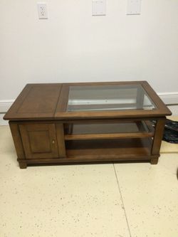 Coffee table very good condition