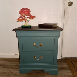 Nightstand 