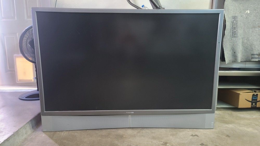 Toshiba 61" 1080 HD Projection TV