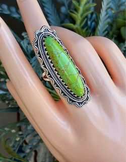 Longated Green Turquoise Ring with Silver Detailing. Sz 8