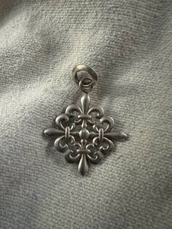 Fluer de Lis Pendent