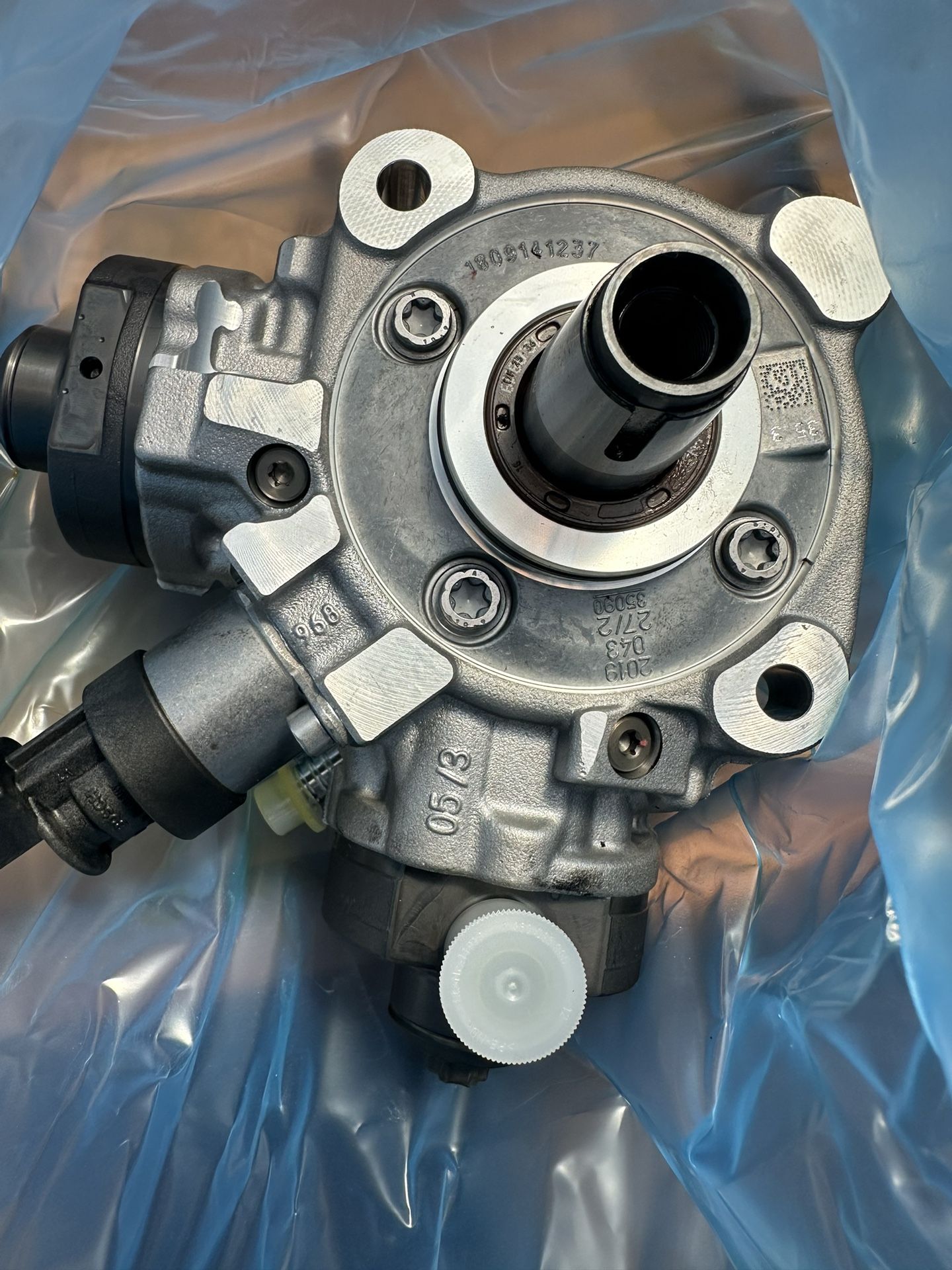 BMW Ford Bosch 4062 Diesel High Pressure Fuel Pump New OEM 
