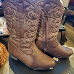 Girls 👢 Boots, size2, $19.99