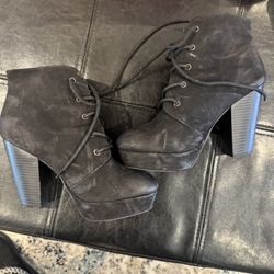 Mossimo boots Size 6.5