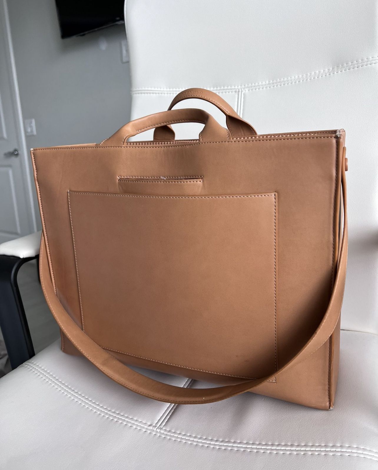 Medium Pinto Daily Tote for Sale in Orlando, FL - OfferUp