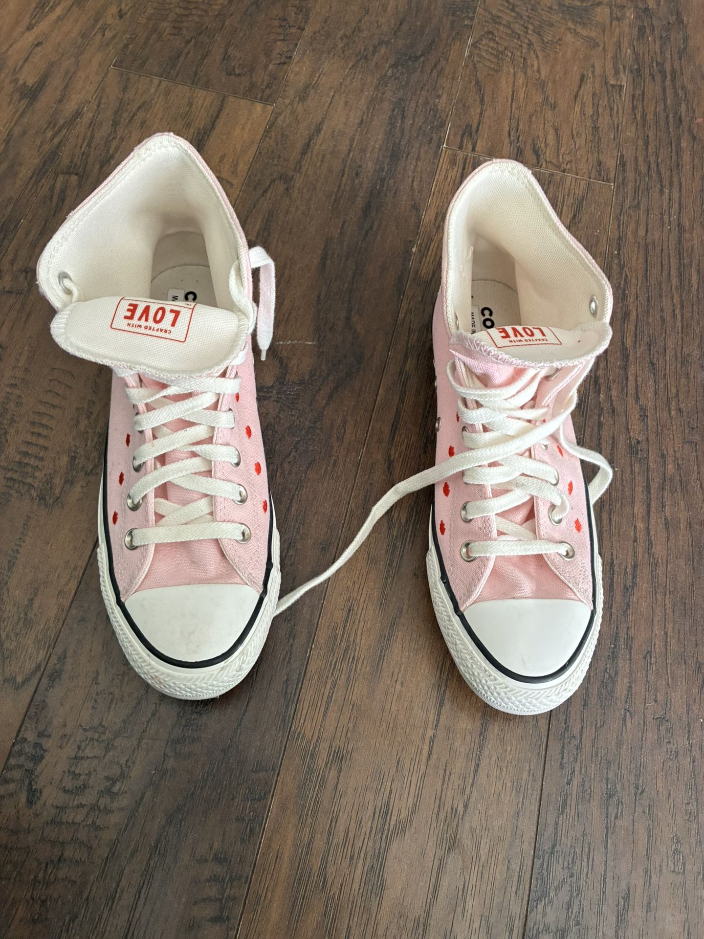 Women’s Converse Size 9