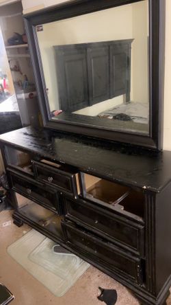 Free Badcock dresser
