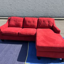 Couch Sofa Red Velvet HM Richards inc 85x69” Good Condition 