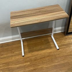 Adjustable Oaks 32 In desk