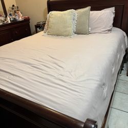 Queen Bed