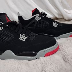 Jordan 4 Bred 