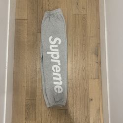 Supreme satin applique sweatpants 
