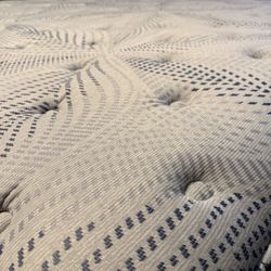 King Sleepy’s by Sealy Plush ET 2.0 Mattress – Clean – 2022