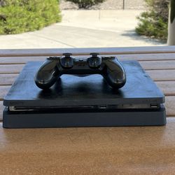 PS4 Slim W/controller 