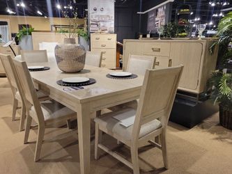 7 Pc Casual Dining Table With Leaf + 6 Chairs. Light Oak Finish!