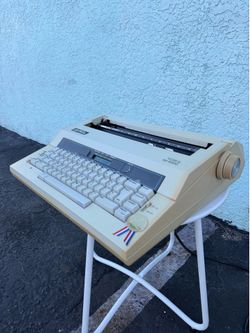 Smith Corona Spell-Right II XD 6500 Electronic Typewriter