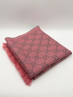 New Gucci GG Logo Monogram 100% Wool Scarf Pink Grey Italy box & tag