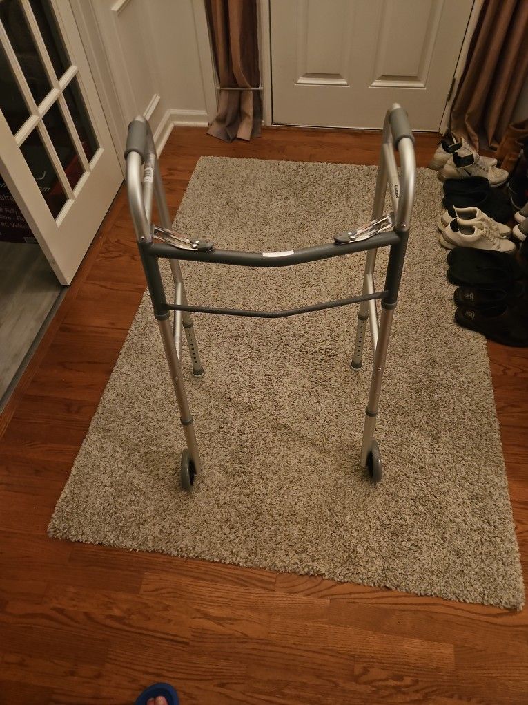 Walker W/Wheels